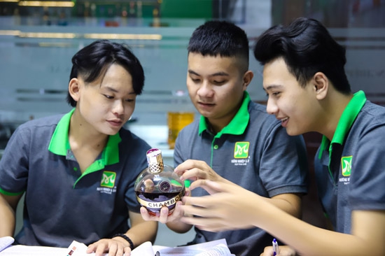 Làm Bartender Có Khó Như Bạn Nghĩ?